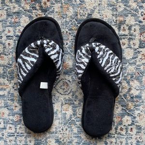 NWOB Dearfoam slippers